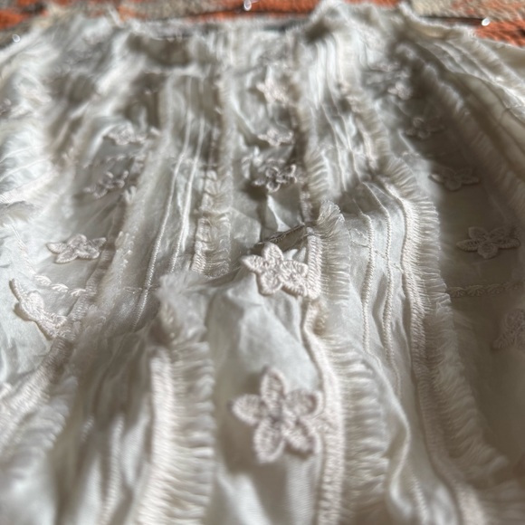 Max Studio Ruffle Front Sleeveless Top - Picture 4 of 5